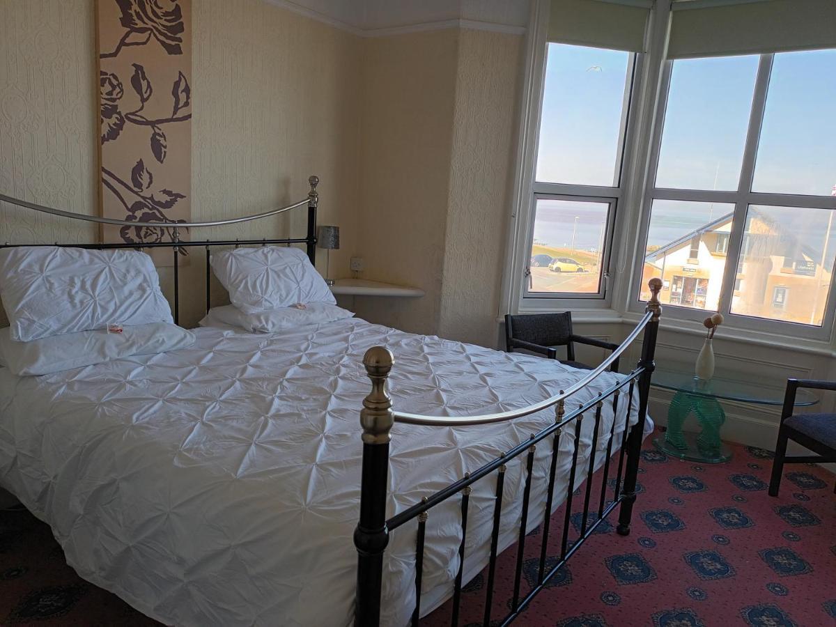 Morecame Bay Hotel Моркам Экстерьер фото